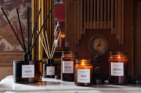 Apothecary спрей для дома red saffron and cedar blue 100мл